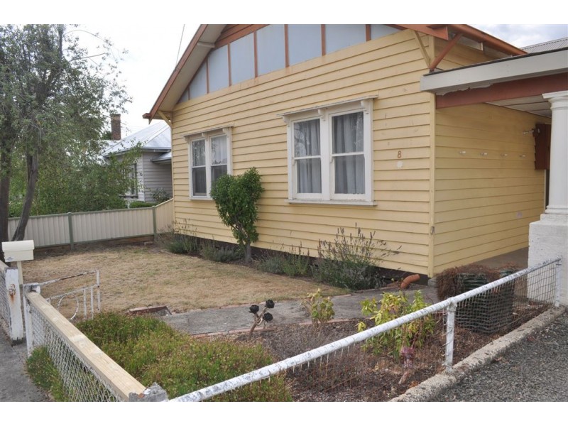 8 Nightingale Street, Newington VIC 3350
