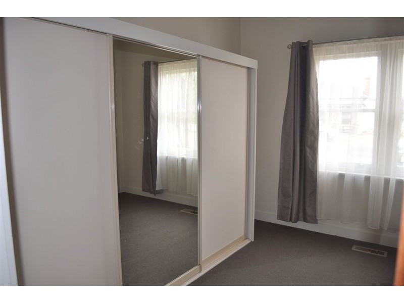 8 Nightingale Street, Newington VIC 3350