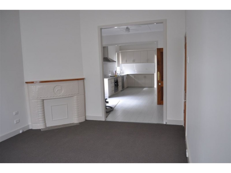 8 Nightingale Street, Newington VIC 3350