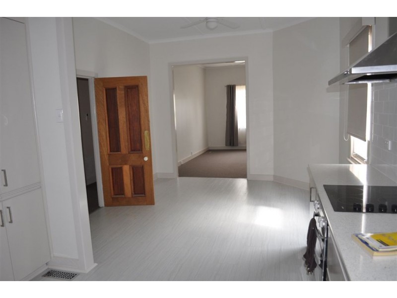 8 Nightingale Street, Newington VIC 3350