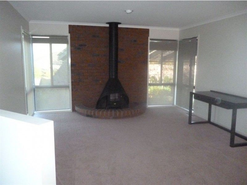 24 Lemuela Court, Invermay Park VIC 3350