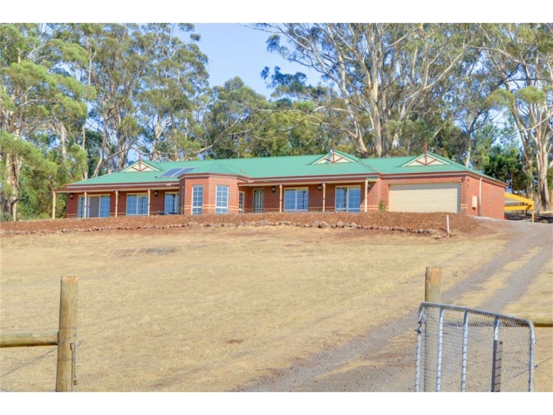 51 Molesworth Court, Gordon VIC 3345