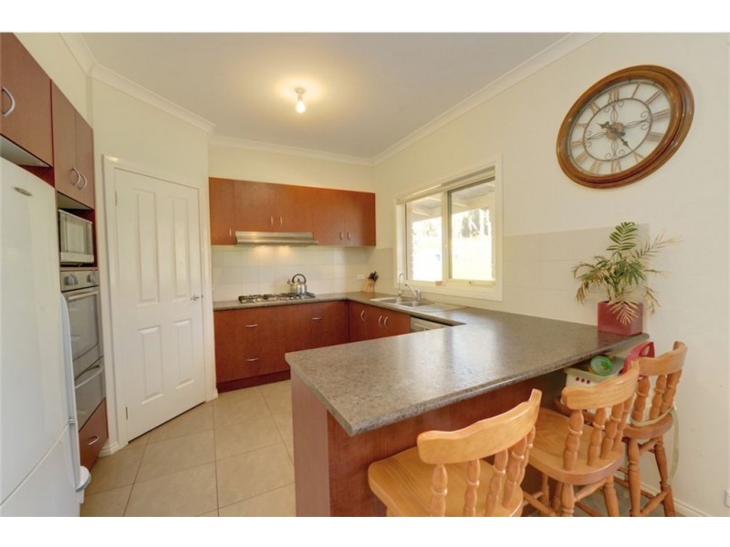 51 Molesworth Court, Gordon VIC 3345