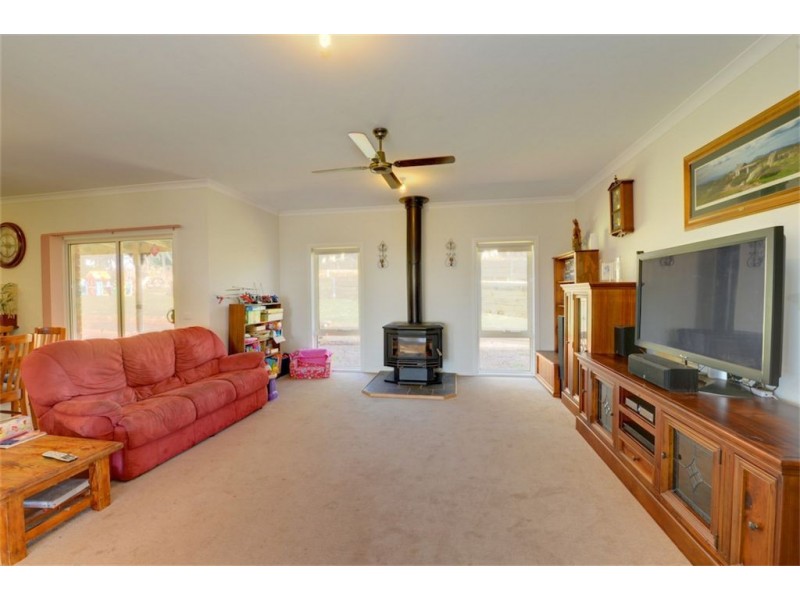 51 Molesworth Court, Gordon VIC 3345