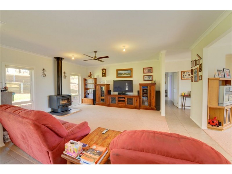 51 Molesworth Court, Gordon VIC 3345