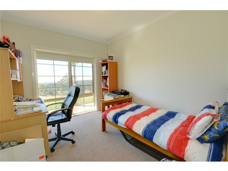 51 Molesworth Court, Gordon VIC 3345