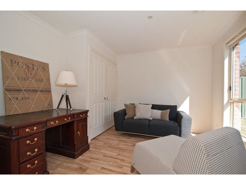 22 Ayrvale Avenue, Lake Gardens VIC 3355