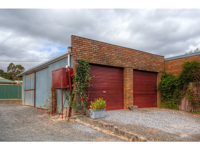 38 Moore Street, Creswick VIC 3363
