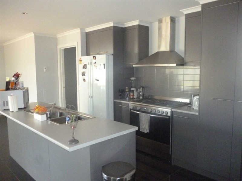 9 Cartledge Street, Mount Clear VIC 3350