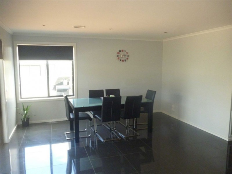 9 Cartledge Street, Mount Clear VIC 3350