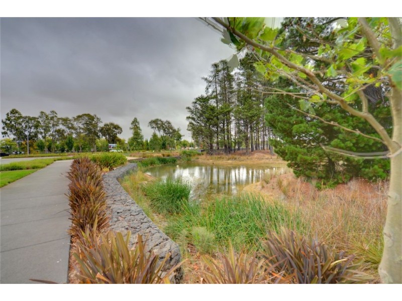 6 Paramount Parade, Alfredton VIC 3350
