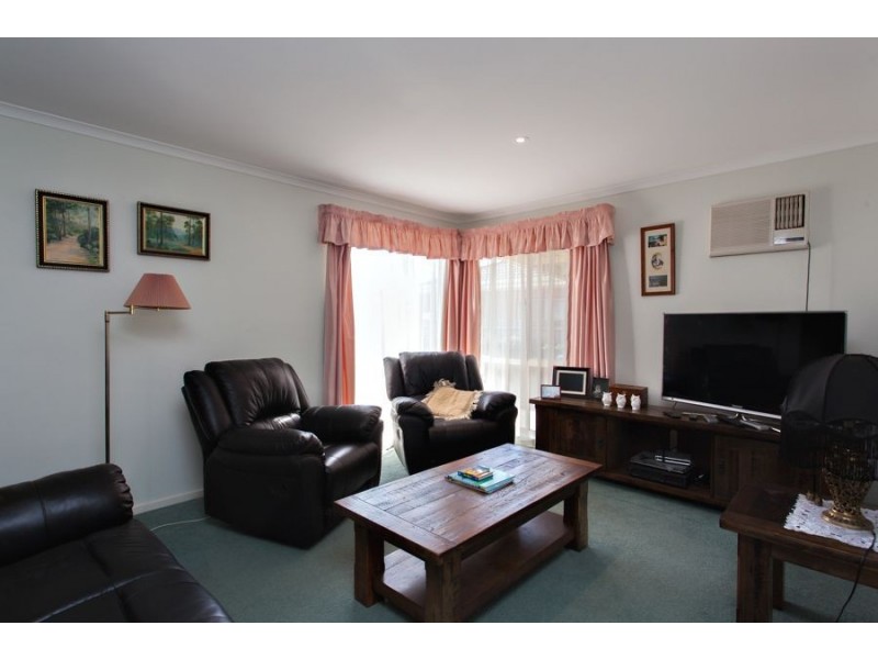 43 McNulty Drive, Wendouree VIC 3355