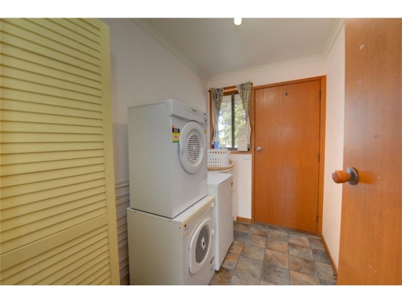 5 Cook Close, Sebastopol VIC 3356