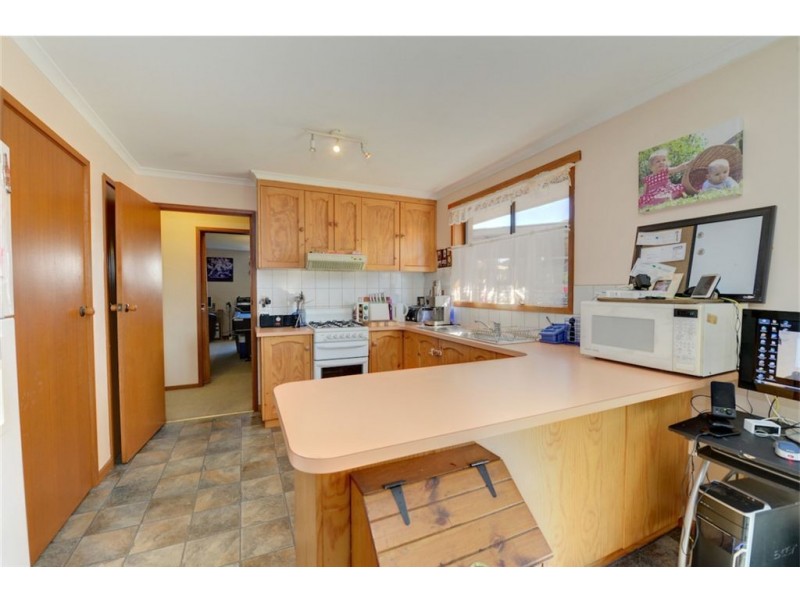 5 Cook Close, Sebastopol VIC 3356