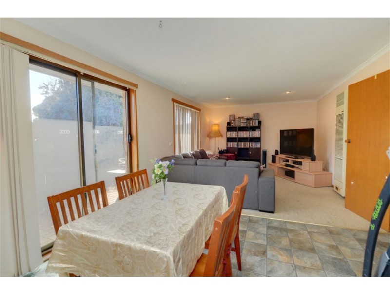 5 Cook Close, Sebastopol VIC 3356