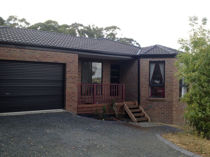 44 Oakbank drive, Mount Helen VIC 3350