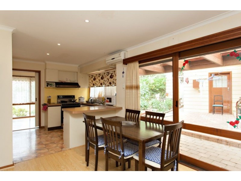 2 Milverton Lane, Canadian VIC 3350