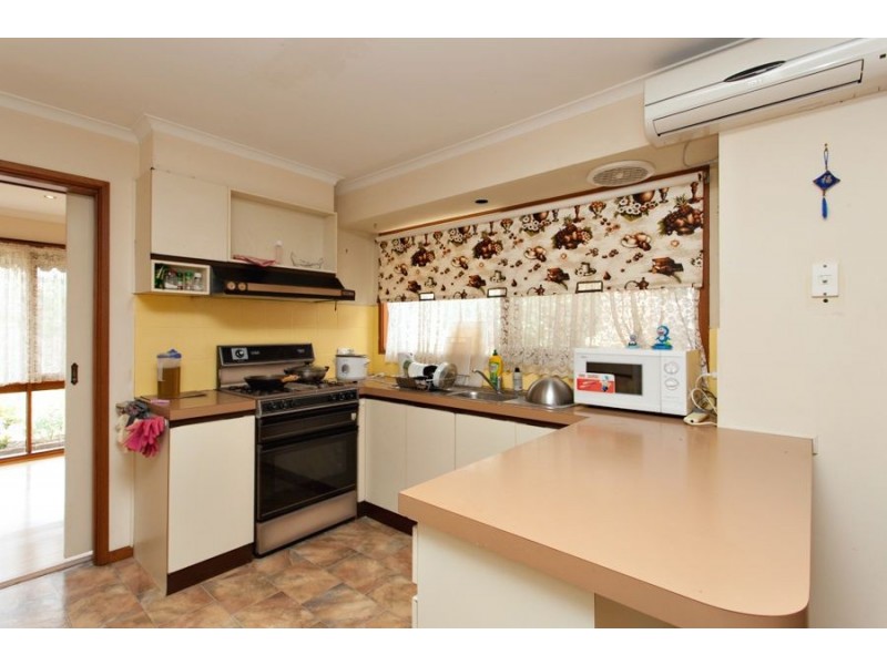 2 Milverton Lane, Canadian VIC 3350