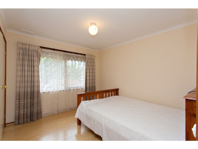 2 Milverton Lane, Canadian VIC 3350