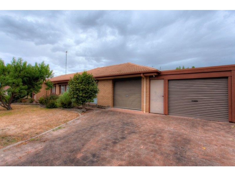 2 Milverton Lane, Canadian VIC 3350