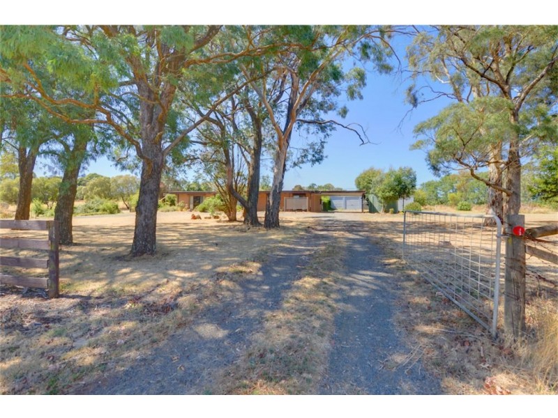19 Warrenheip Road, Warrenheip VIC 3352