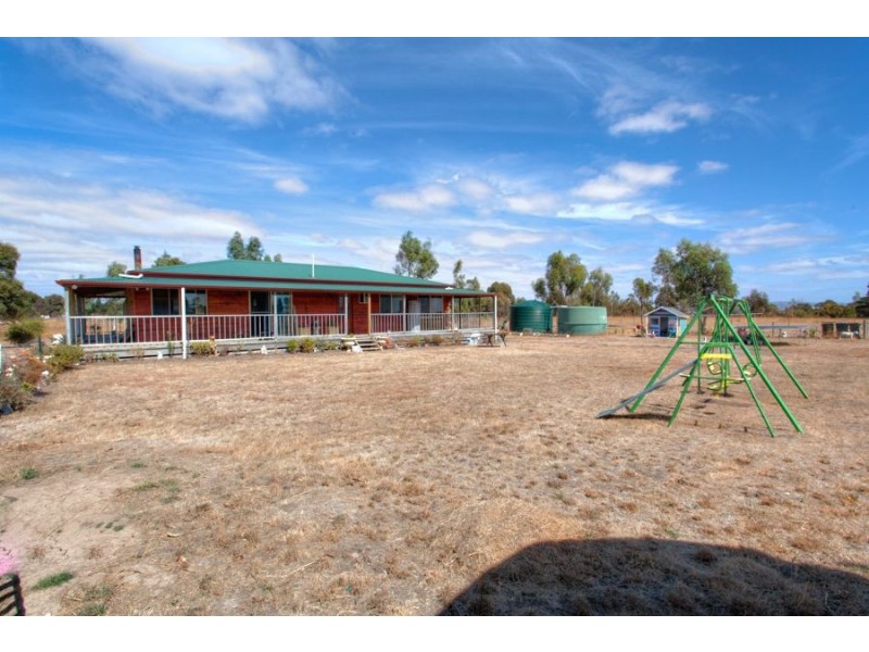 30 Berry Mine Lane, Creswick VIC 3363