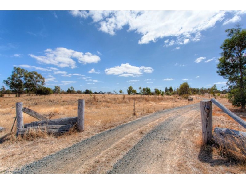 30 Berry Mine Lane, Creswick VIC 3363