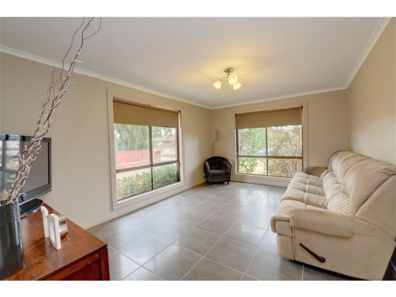 26 Iona Drive, Sebastopol VIC 3356
