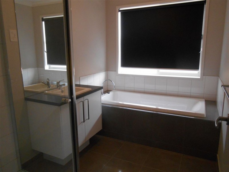 3 Jessica Way, Delacombe VIC 3356