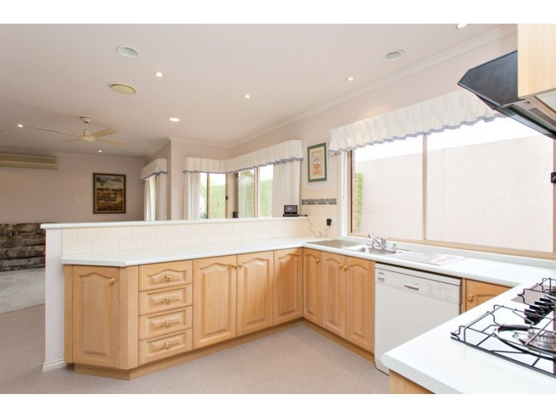 49 Elaine Avenue, Alfredton VIC 3350