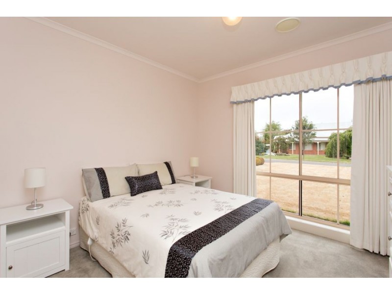 49 Elaine Avenue, Alfredton VIC 3350