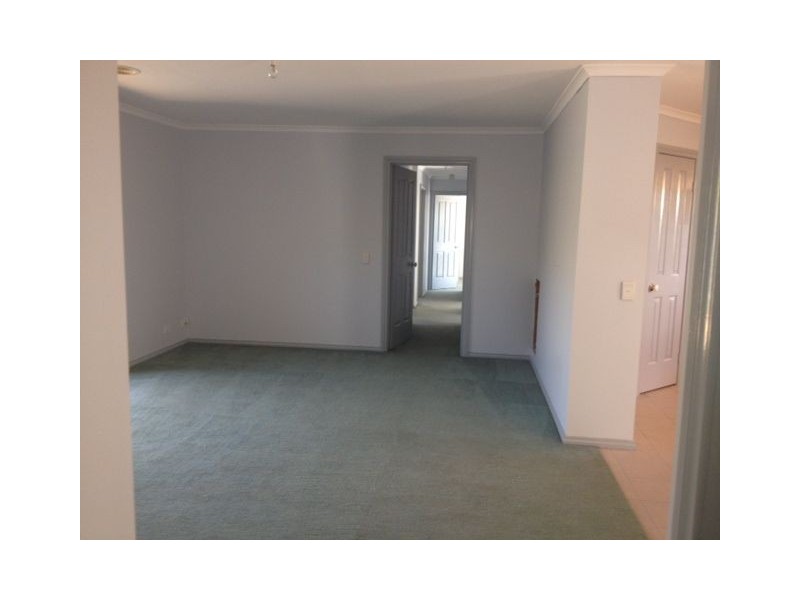 11 Castle Court, Ballarat East VIC 3350