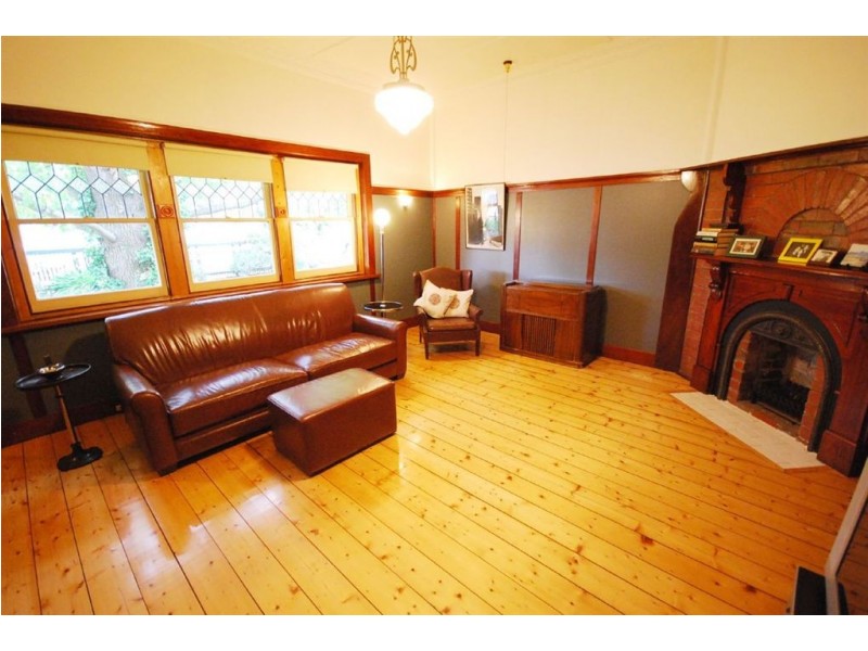 104 Lexton Street, Lake Wendouree VIC 3350