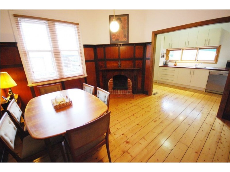 104 Lexton Street, Lake Wendouree VIC 3350