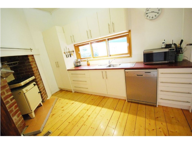 104 Lexton Street, Lake Wendouree VIC 3350