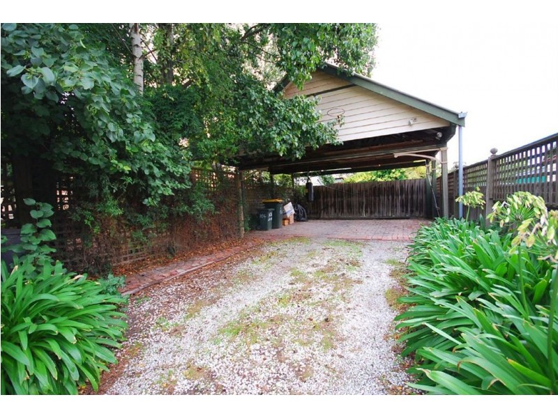 104 Lexton Street, Lake Wendouree VIC 3350