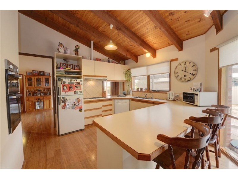 6 Hakea Court, Mount Helen VIC 3350