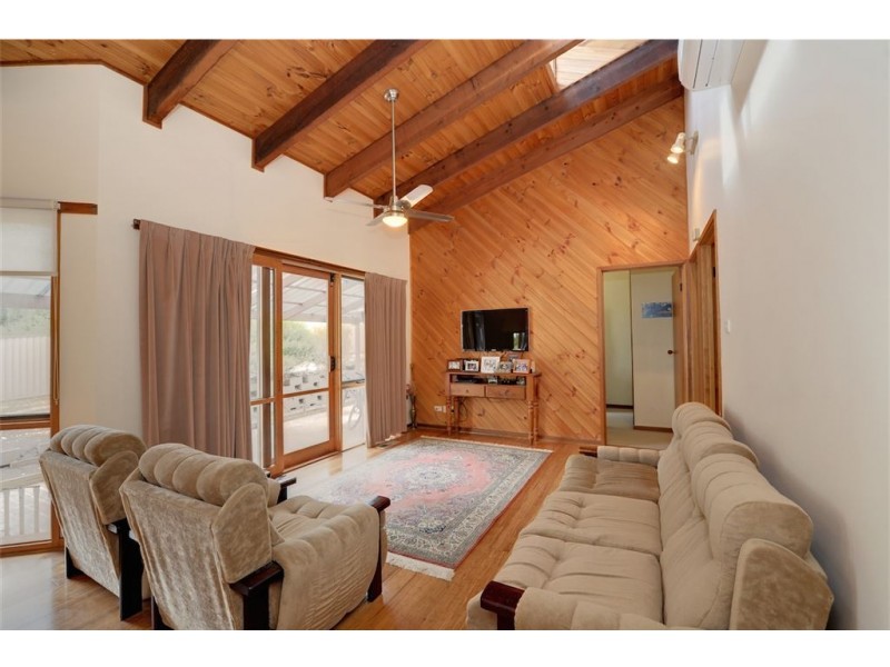 6 Hakea Court, Mount Helen VIC 3350