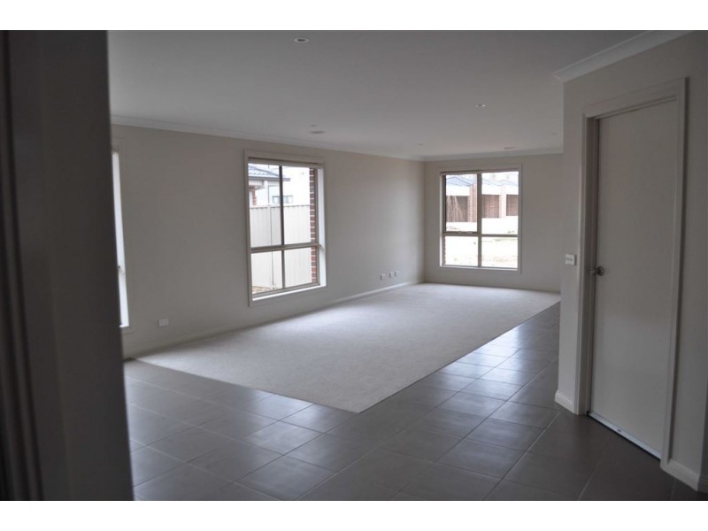 6 Oberon Street, Alfredton VIC 3350