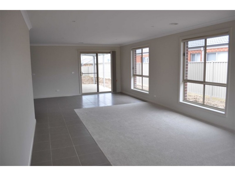 6 Oberon Street, Alfredton VIC 3350