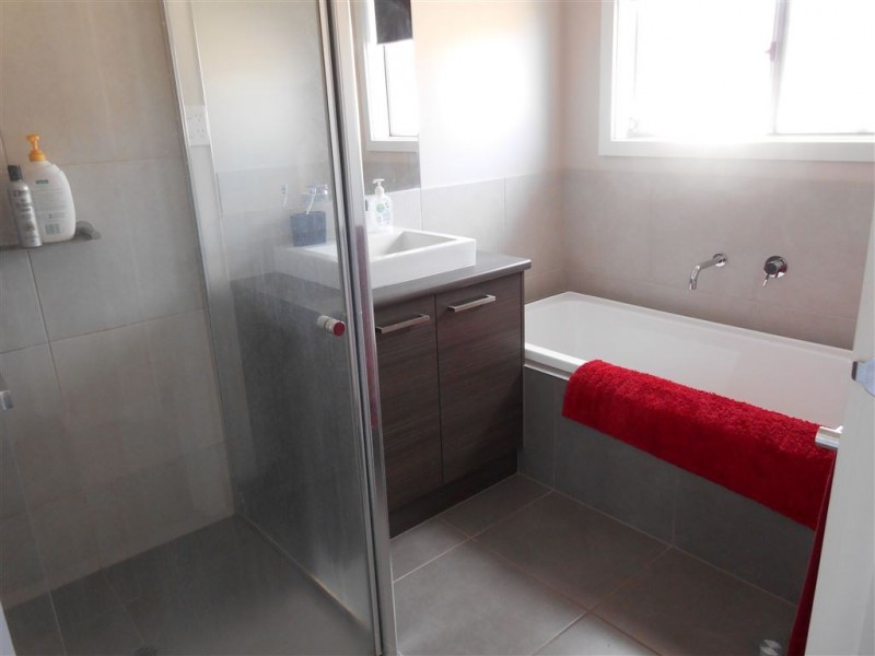 6 Duchess Drive, Delacombe VIC 3356