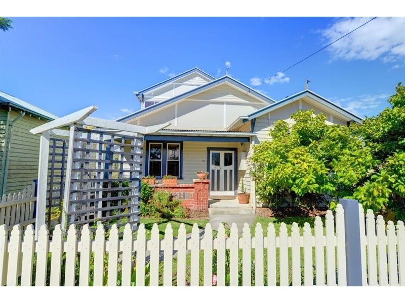 39 Nightingale Street, Newington VIC 3350