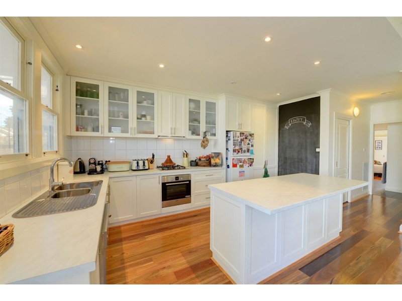 39 Nightingale Street, Newington VIC 3350