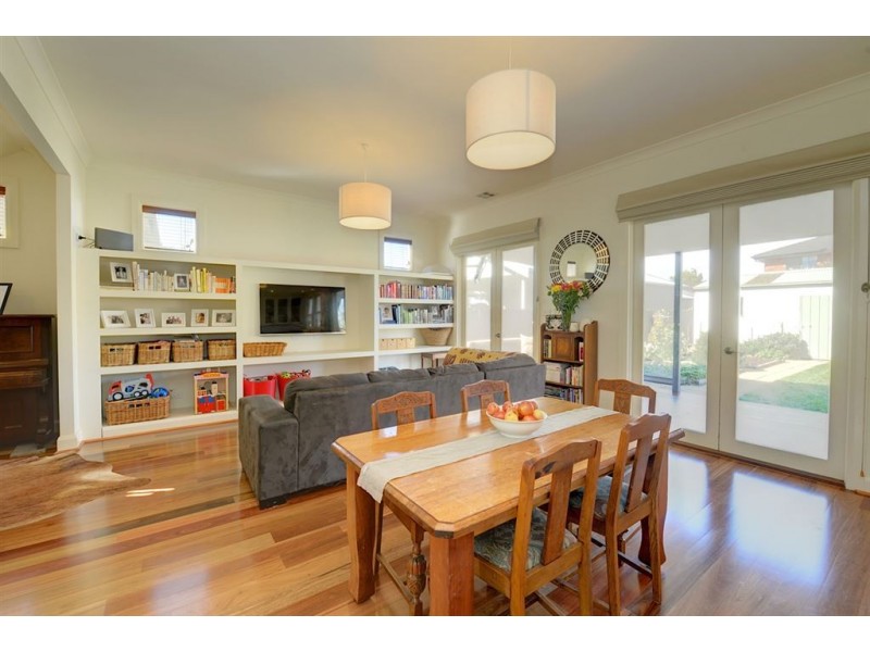 39 Nightingale Street, Newington VIC 3350