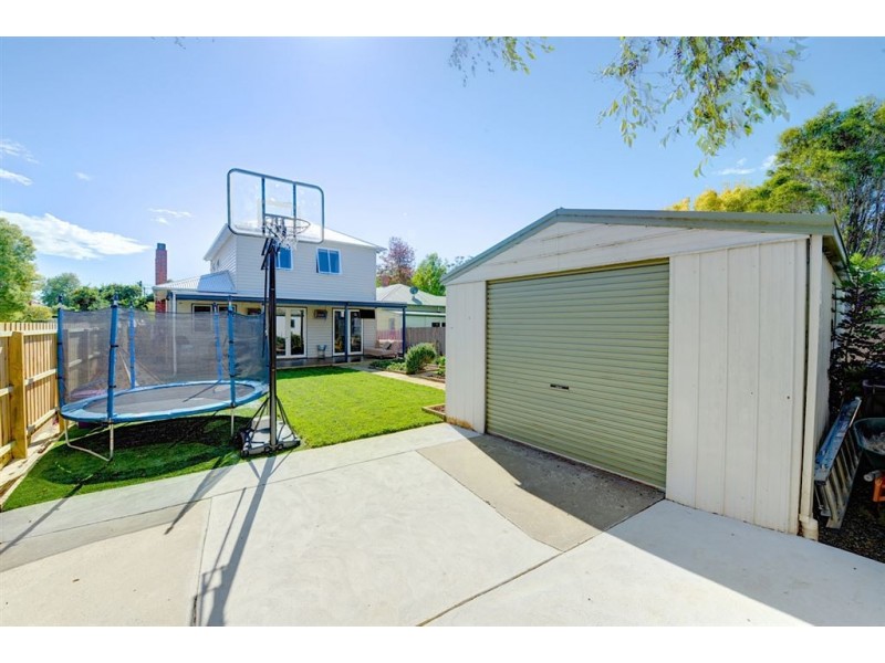 39 Nightingale Street, Newington VIC 3350