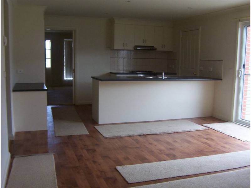 11 St Johns Wood, Lake Gardens VIC 3355