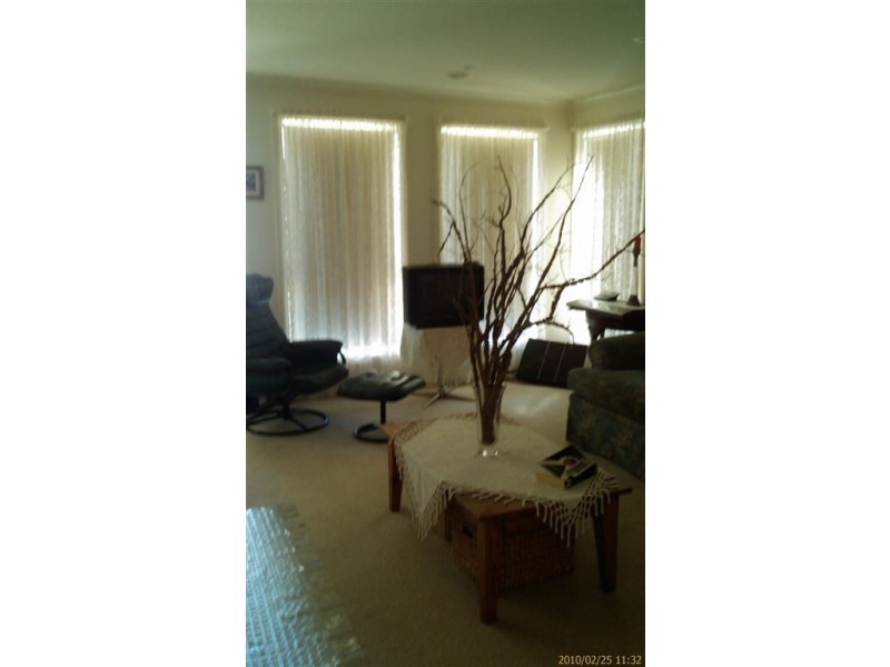 11 St Johns Wood, Lake Gardens VIC 3355