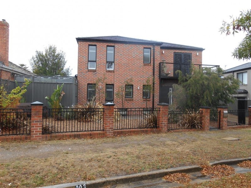 203a Russell Street, Newington VIC 3350