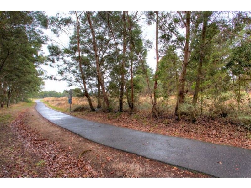 7 Carnaby Way, Canadian VIC 3350