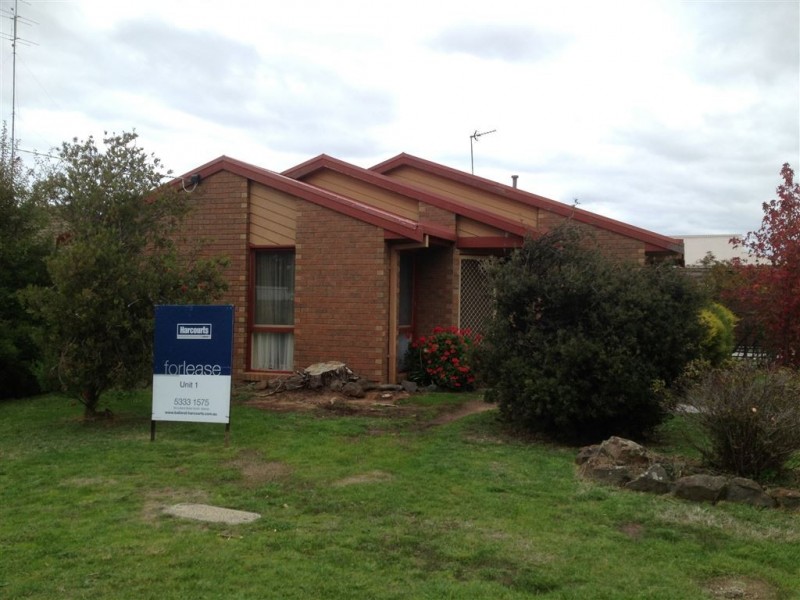 1/8 Darling Street, Sebastopol VIC 3356